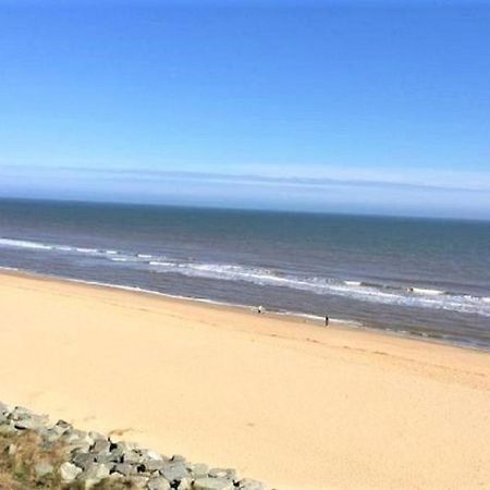 Scratby Fabulous 2 Bedroom Dog Friendly Chalet 5 Min Walk To Beach, Nr Gt Yarmouth & Norfolk Broads מראה חיצוני תמונה