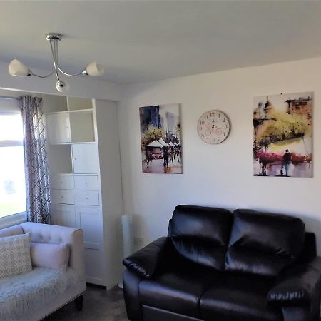 Scratby Fabulous 2 Bedroom Dog Friendly Chalet 5 Min Walk To Beach, Nr Gt Yarmouth & Norfolk Broads מראה חיצוני תמונה