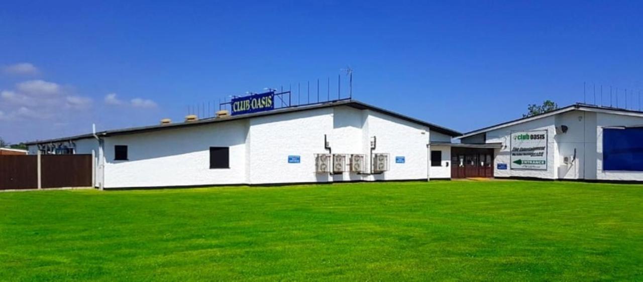 Scratby Fabulous 2 Bedroom Dog Friendly Chalet 5 Min Walk To Beach, Nr Gt Yarmouth & Norfolk Broads מראה חיצוני תמונה
