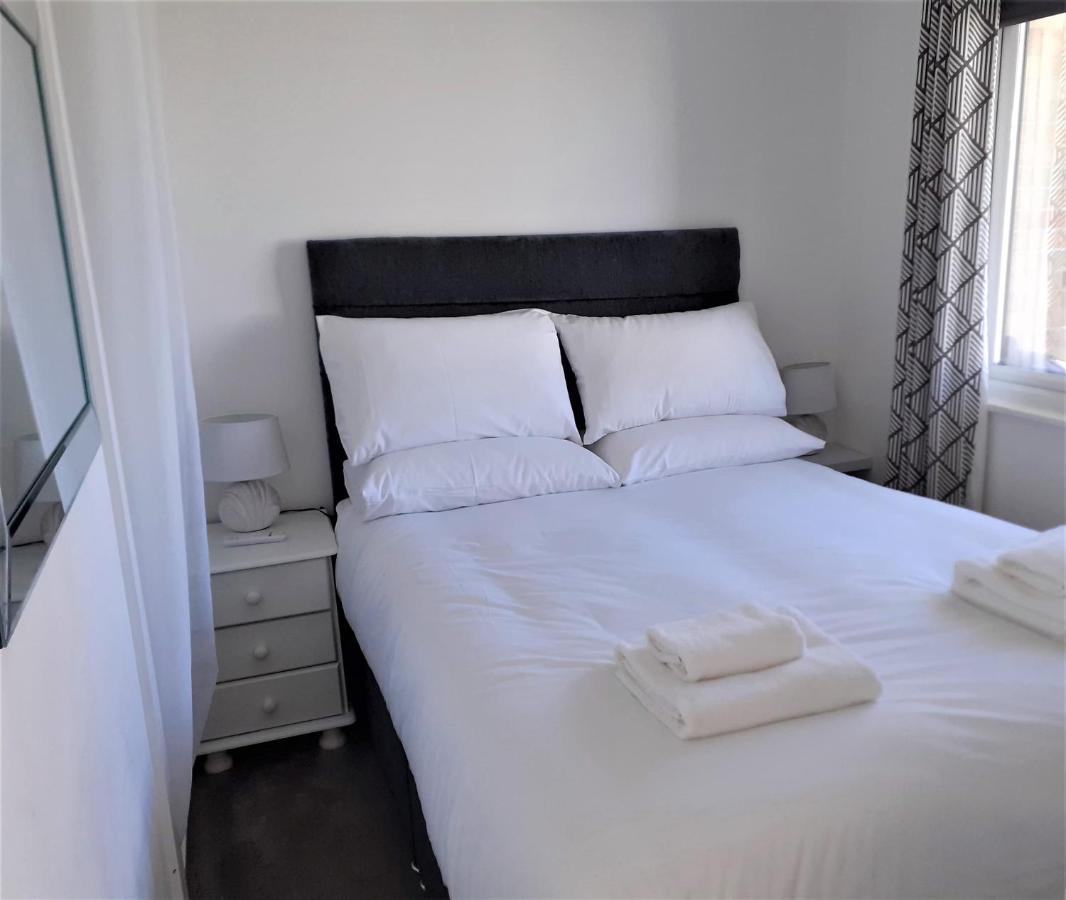 Scratby Fabulous 2 Bedroom Dog Friendly Chalet 5 Min Walk To Beach, Nr Gt Yarmouth & Norfolk Broads מראה חיצוני תמונה
