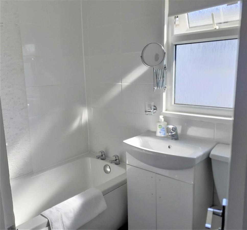 Scratby Fabulous 2 Bedroom Dog Friendly Chalet 5 Min Walk To Beach, Nr Gt Yarmouth & Norfolk Broads מראה חיצוני תמונה